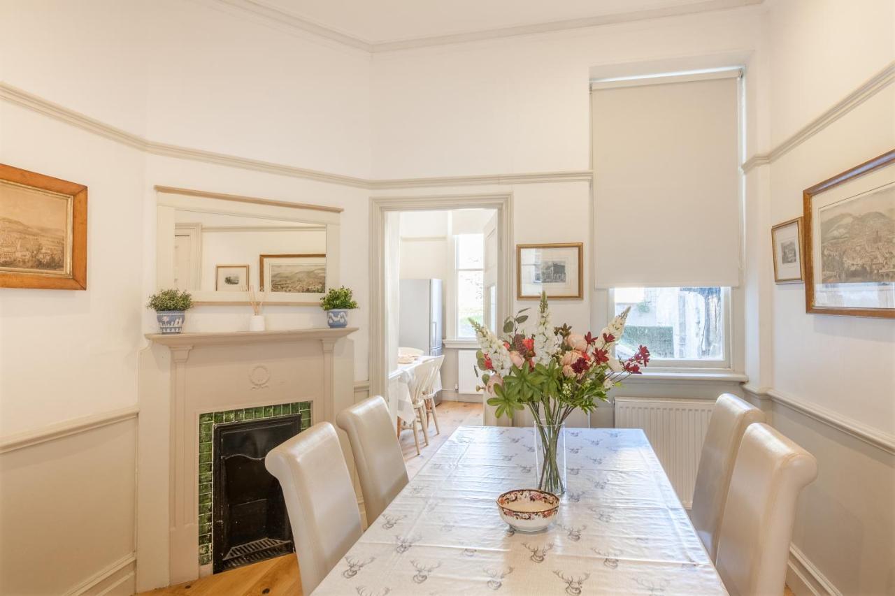 City Centre Stunning House-Roman Baths - 3Min Walk - 4 Bedrooms ภายนอก รูปภาพ