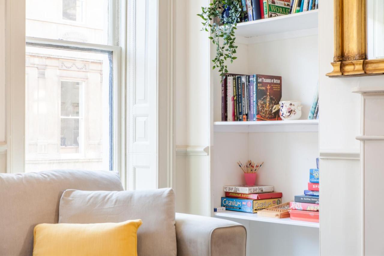 City Centre Stunning House-Roman Baths - 3Min Walk - 4 Bedrooms ภายนอก รูปภาพ