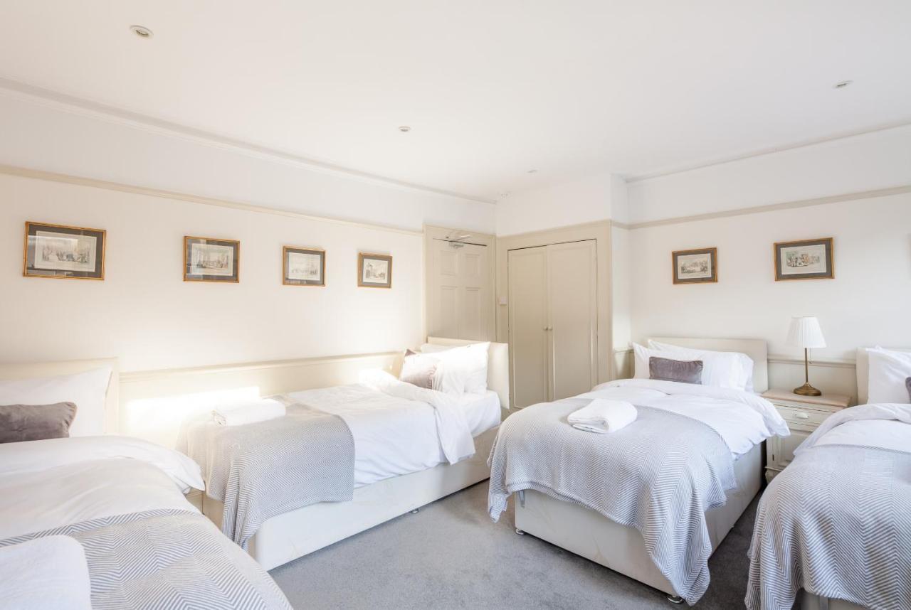 City Centre Stunning House-Roman Baths - 3Min Walk - 4 Bedrooms ภายนอก รูปภาพ